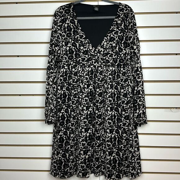 BCBGMAXAZRIA. Ladies Bell Long Sleeve Size XLarge Dress - Picture 1 of 11